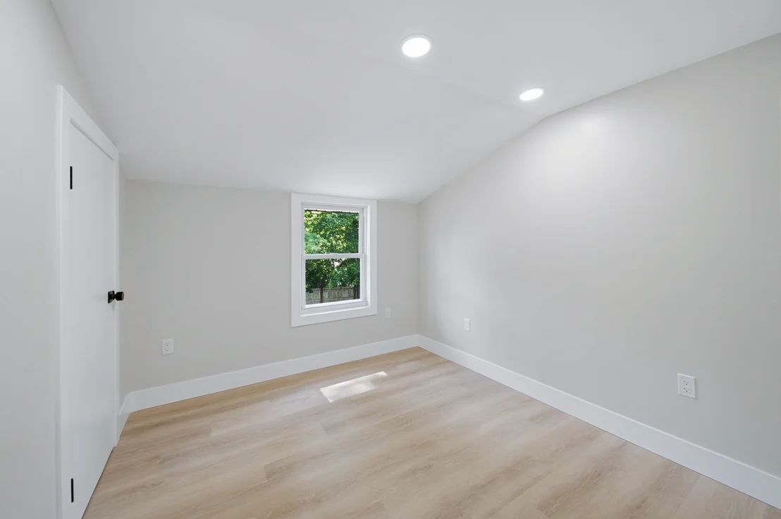 Photo of 31 Chippewa Dr