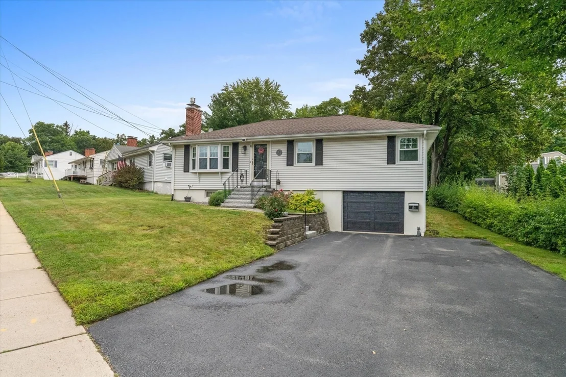 Photo of 194 Holden St