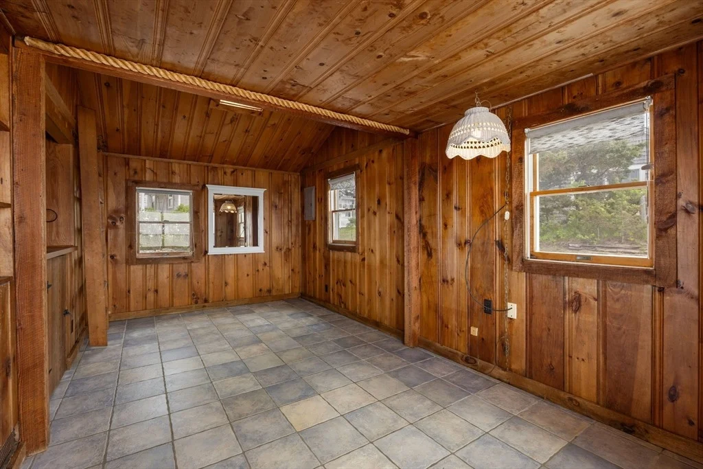 Photo of 41 Seconsett Island Rd