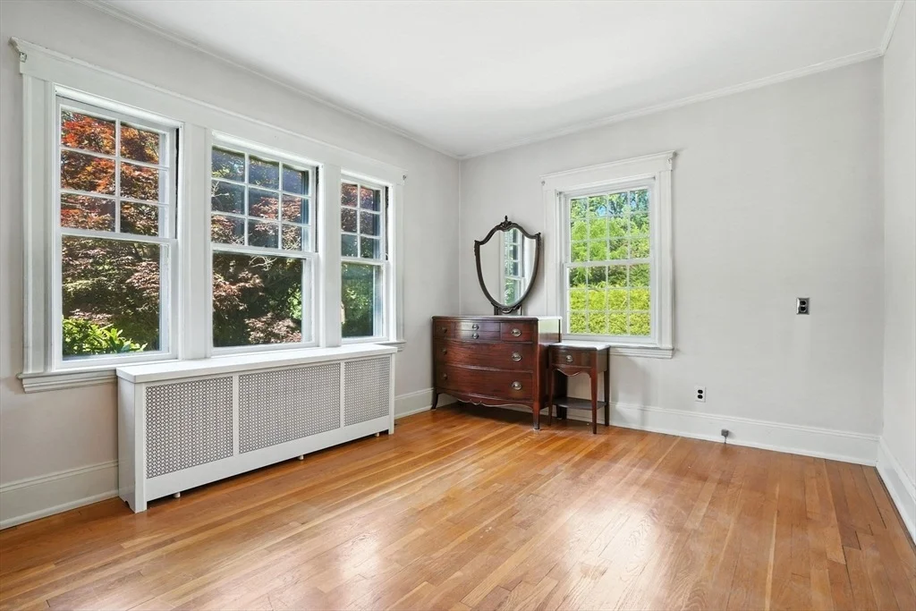 Photo of 22 Stoneleigh Cir