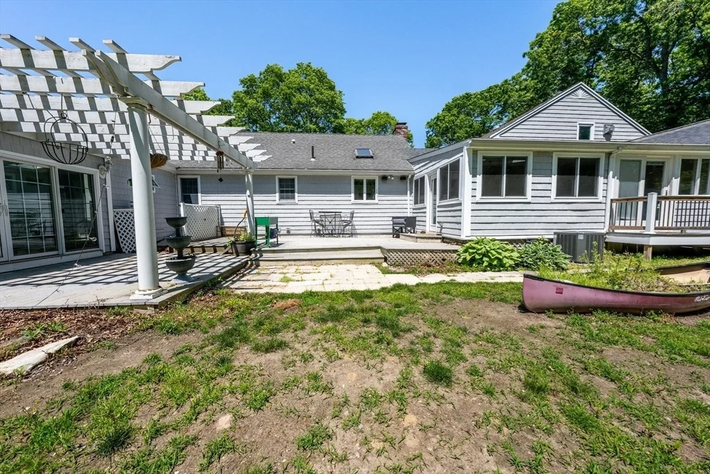 Photo of 1529 Race Ln