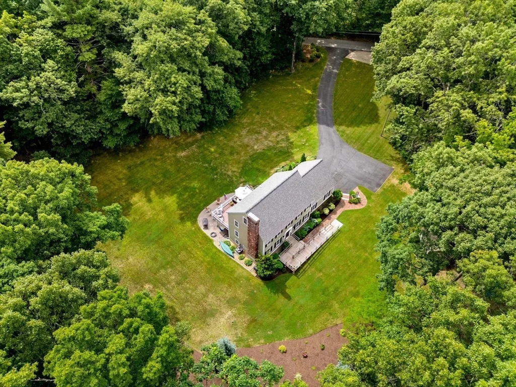 Photo of 470 Lost Lake Dr