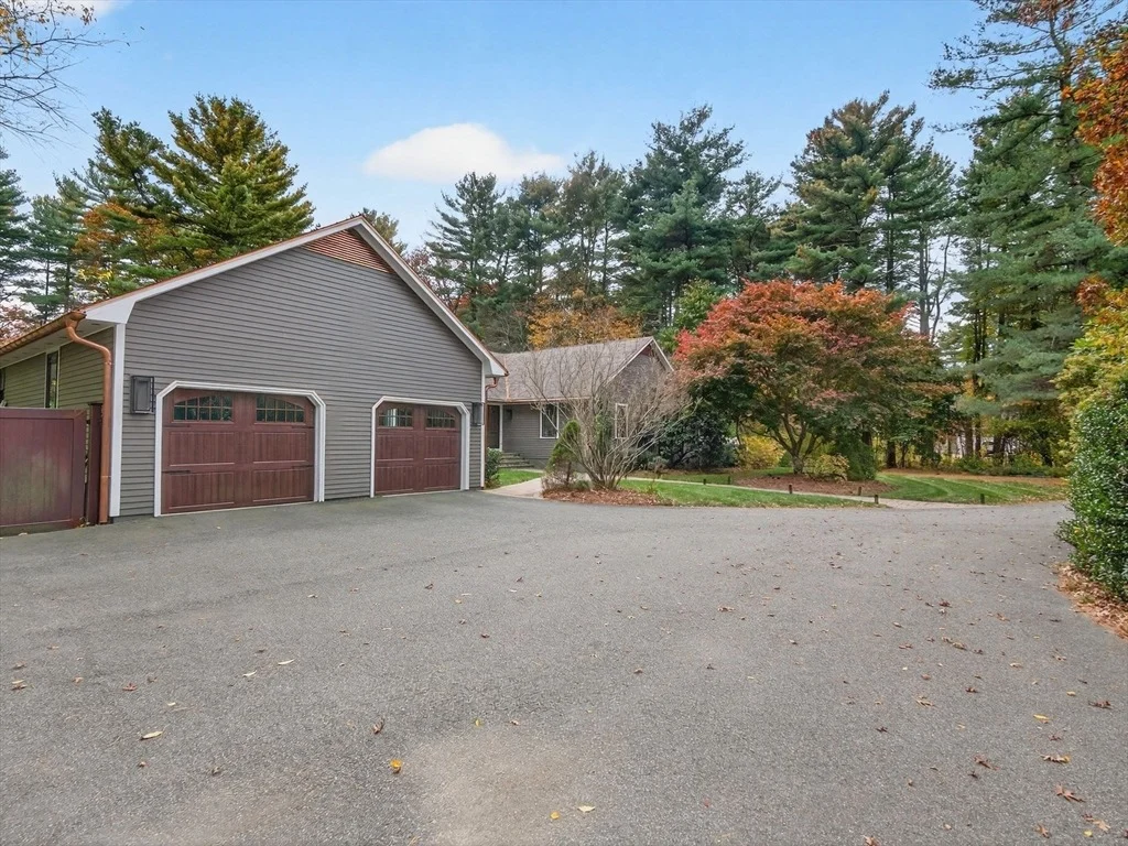 Photo of 13 Old Colony Rd