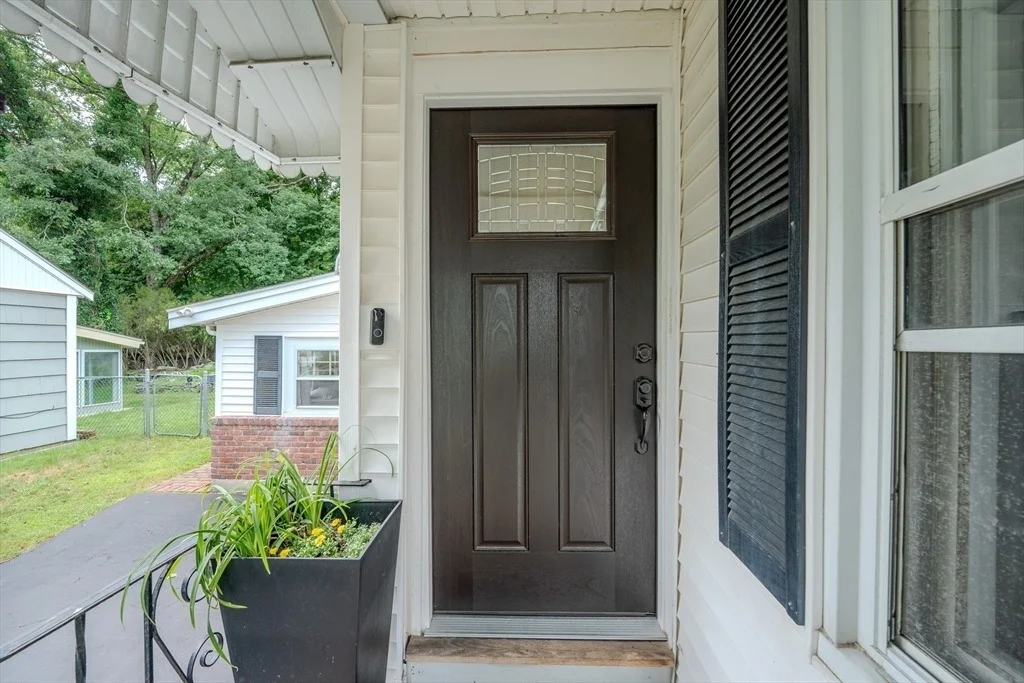 Photo of 40 Oneida Ave