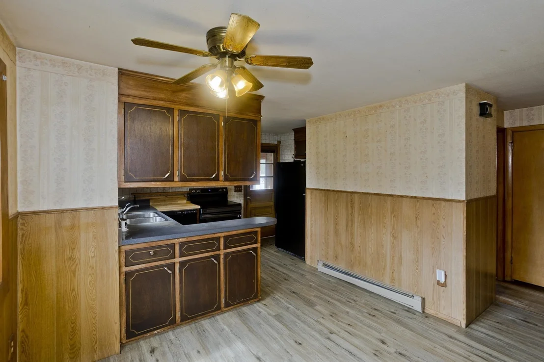 Photo of 956 Granby Rd