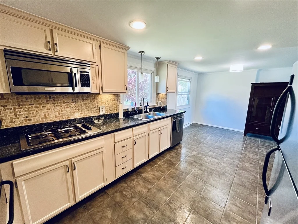 Photo of 486 Highview Ave