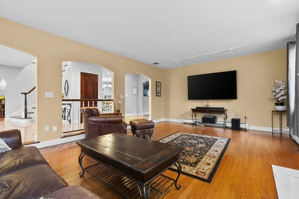 Photo of 231 Manns Dr