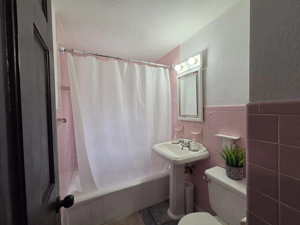 Photo of 216 Plumtree Rd