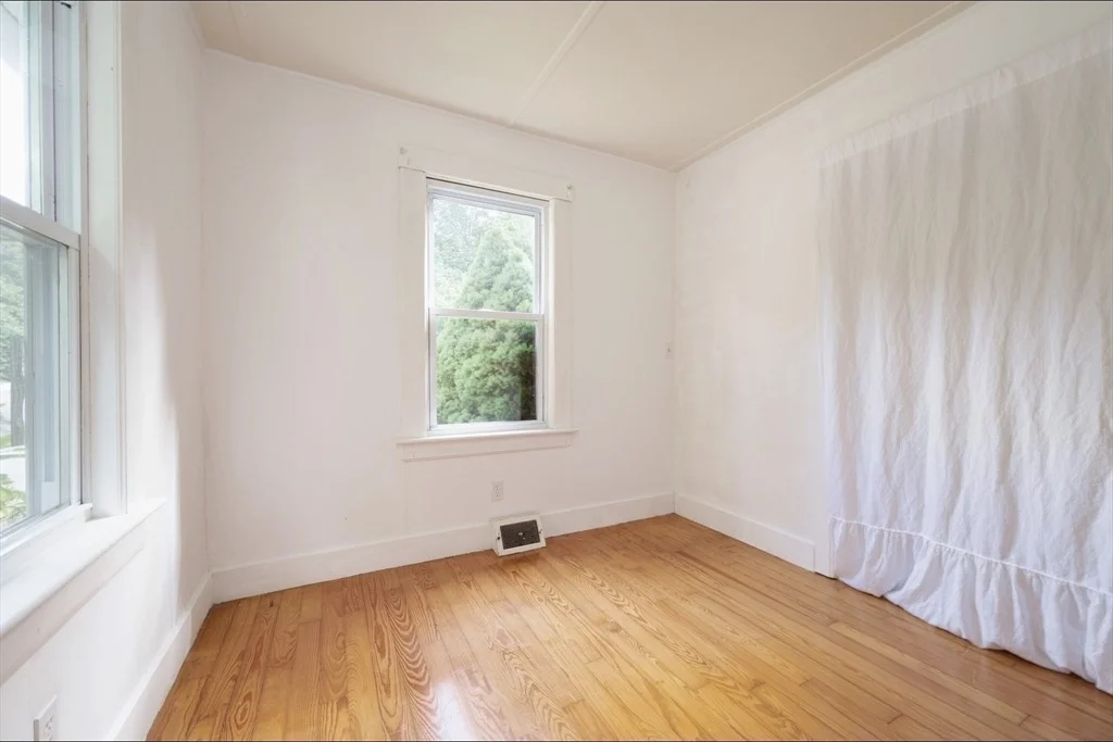 Photo of 13 Crescent St