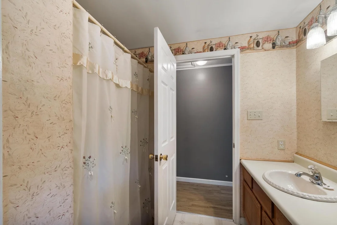 Photo of 64 Mystery Ln