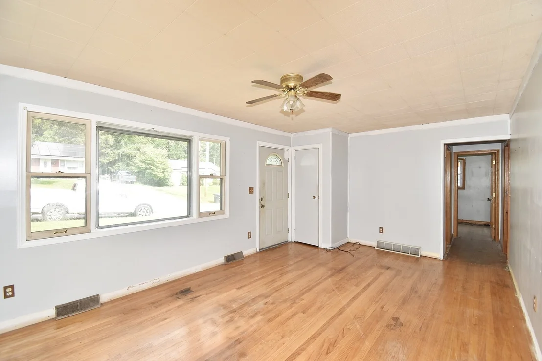 Photo of 58 Cabot St