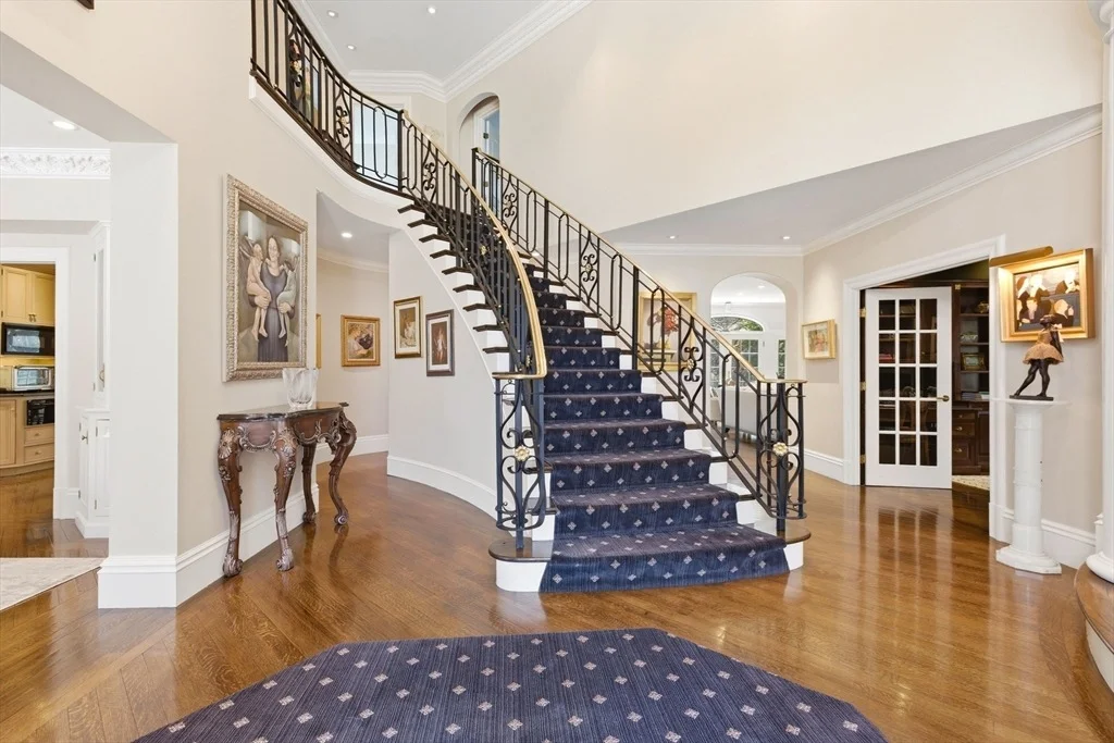 Photo of 98 Bridle Trail Rd