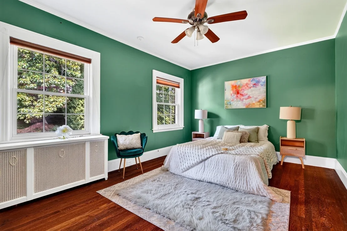 Photo of 127 Commonwealth Ave