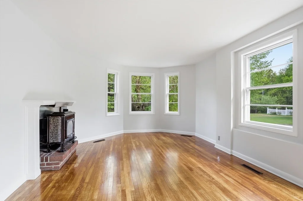 Photo of 106 Bolton Rd