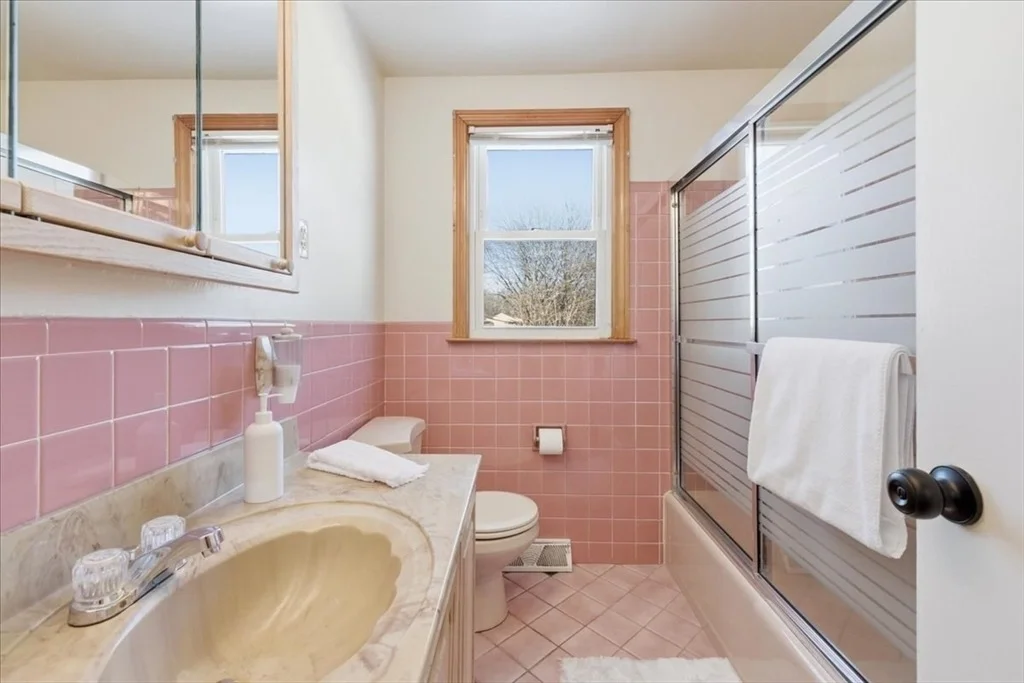 Photo of 72 Rogers Dr