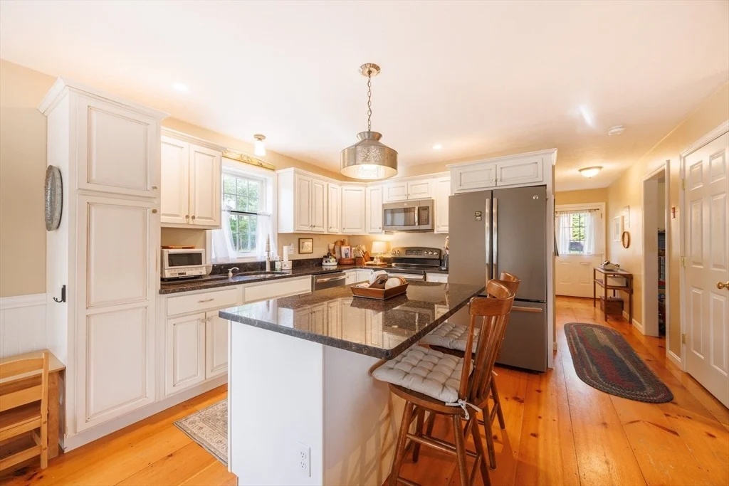 Photo of 15 Oak Dr
