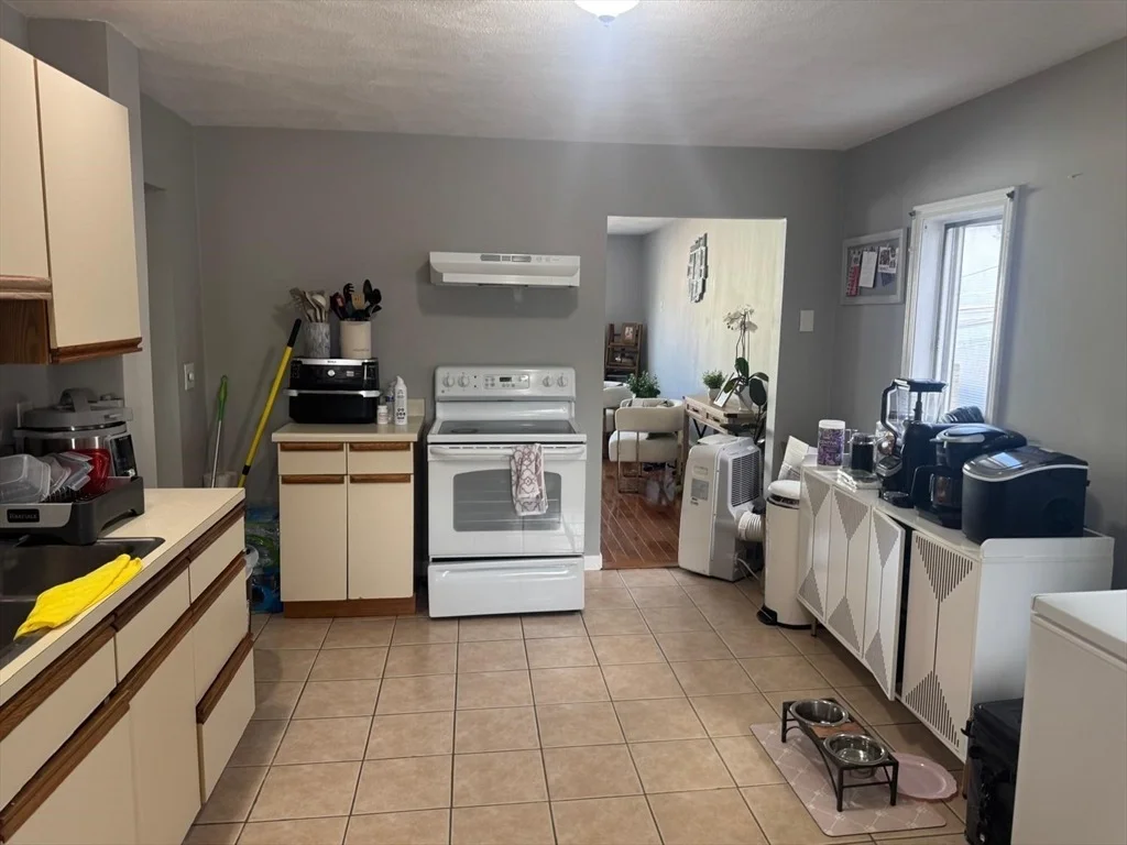 Photo of 98 Walnut St