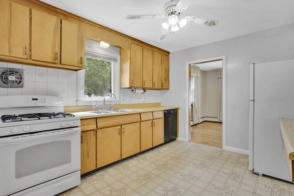 Photo of 300 Circle Dr