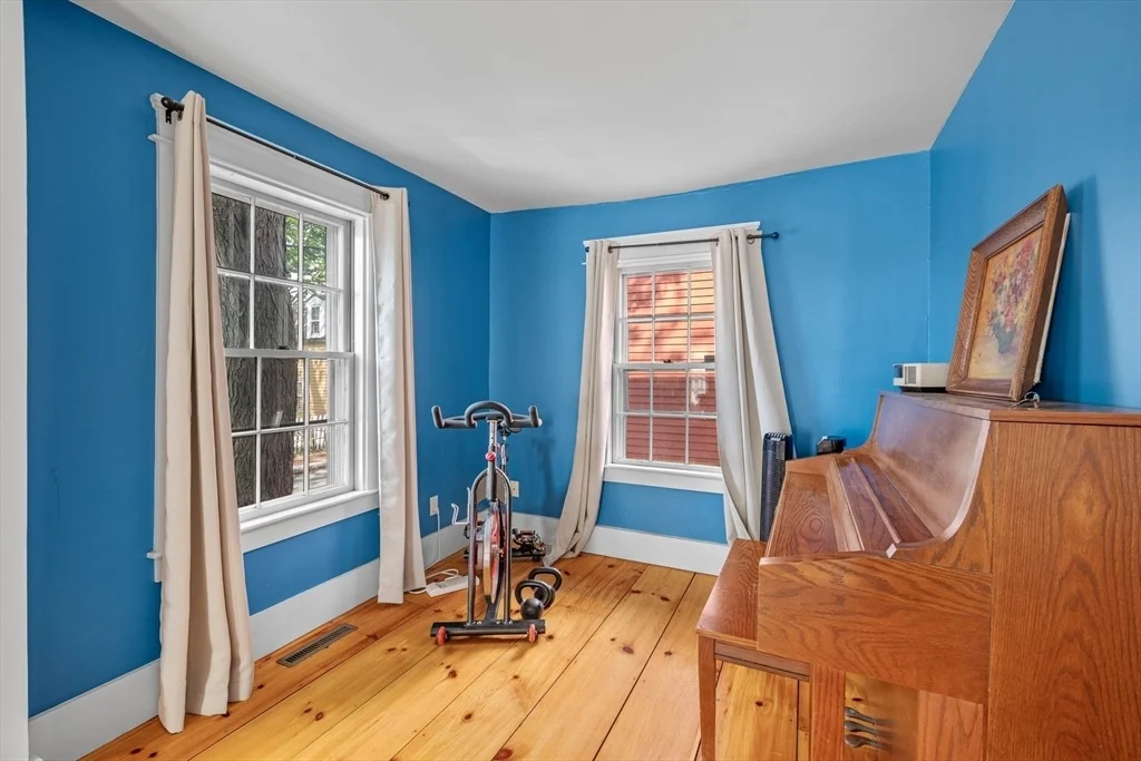 Photo of 15 River St