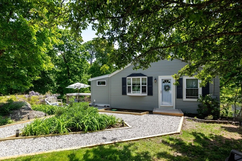Photo of 9 Shore Garden Rd