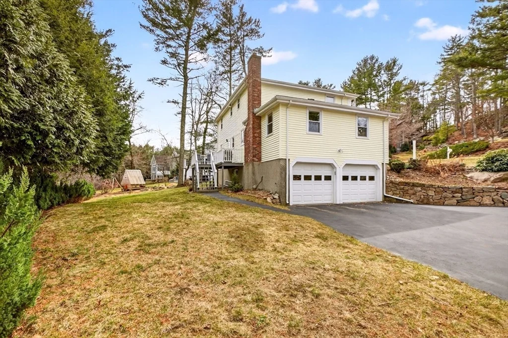 Photo of 16 Eastmount Road