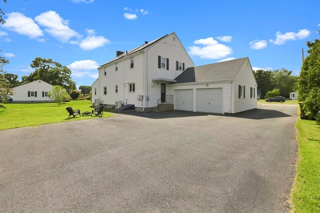 Photo of 807 N Eastern Ave