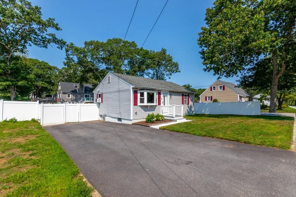 Photo of 4 Standish Ave