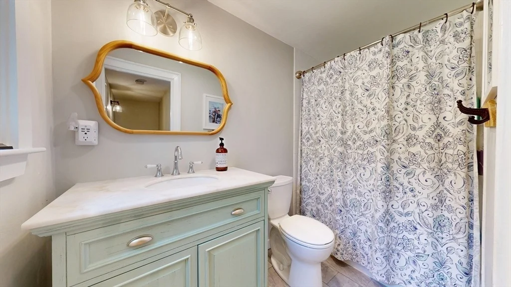 Photo of 375 Linebrook Rd