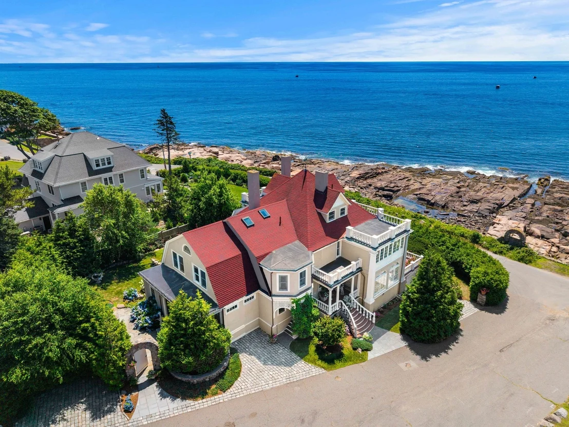 Photo of 31 Shore Rd.