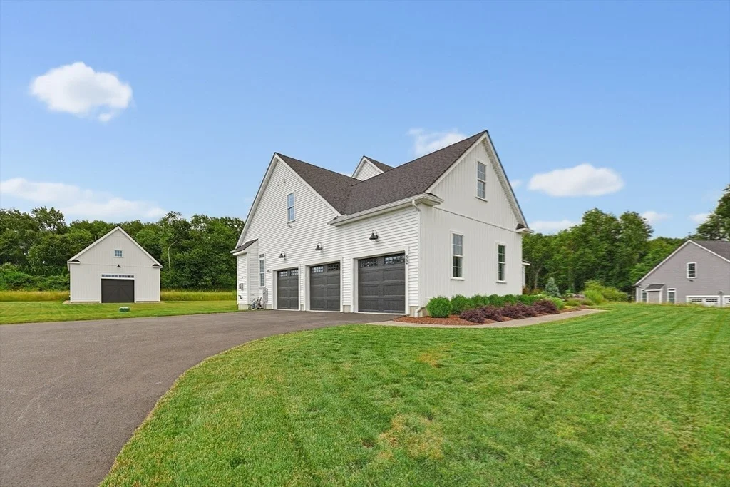 Photo of 32 Bayliss Way