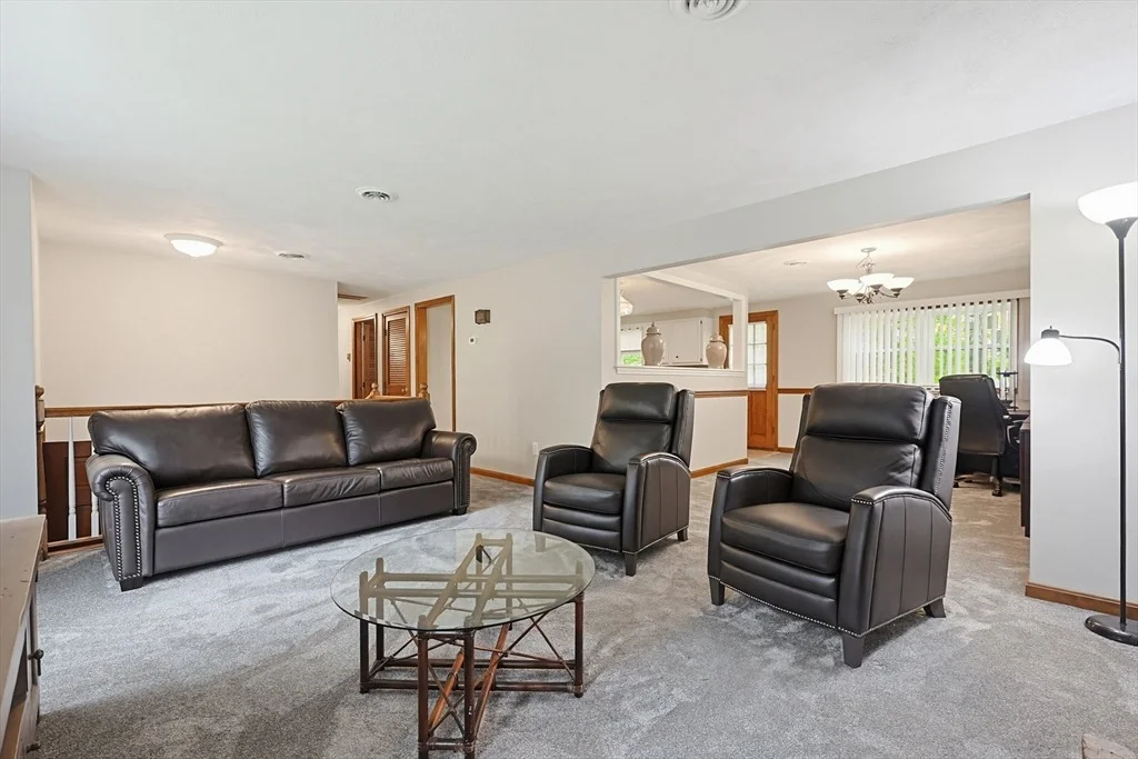 Photo of 37 Roberta Avenue