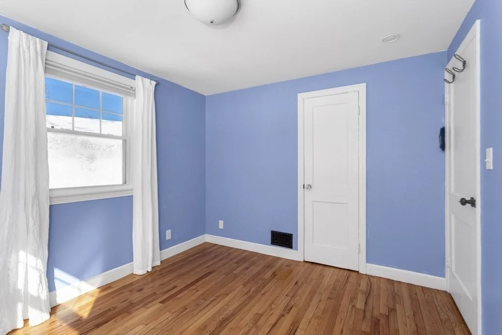 Photo of 81 Edgewater Drive