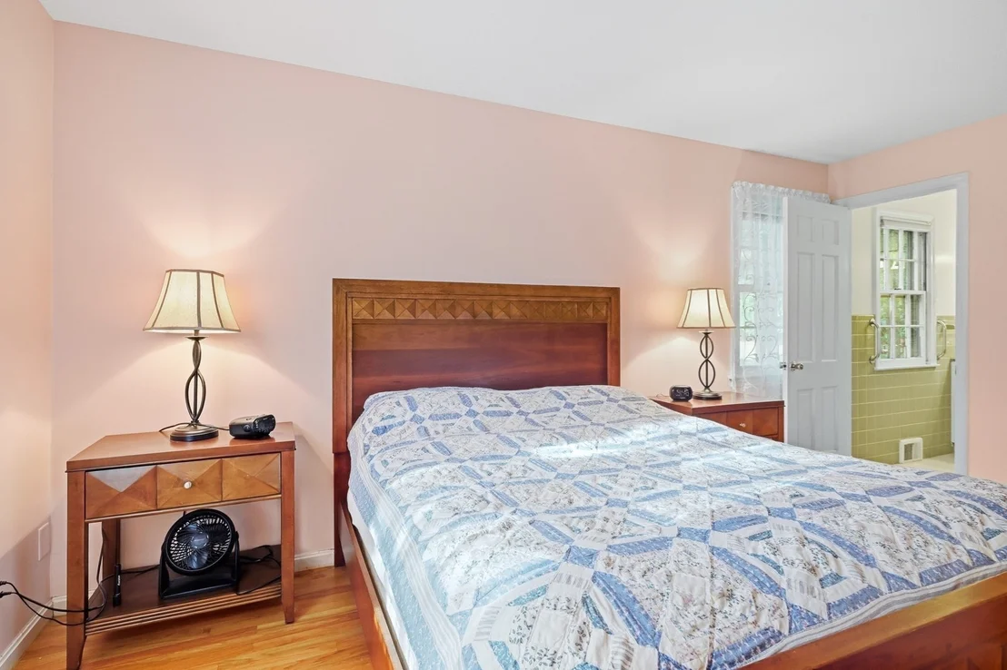 Photo of 185 Redfern Dr