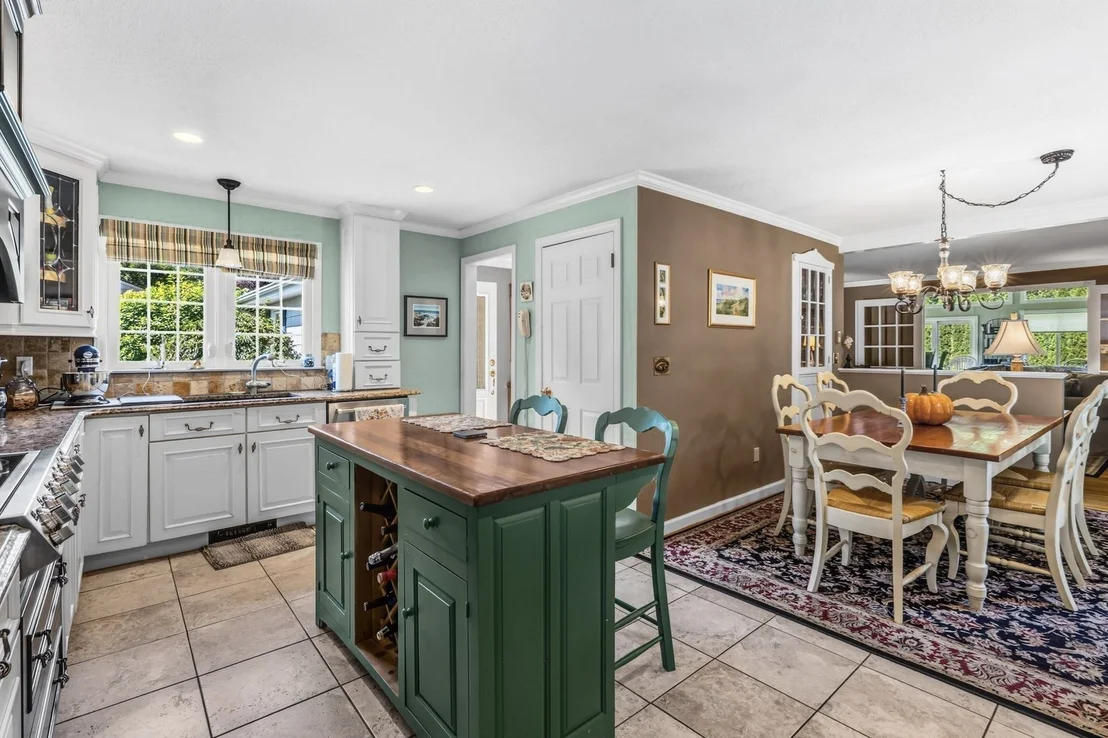 Photo of 207 Loudville Road
