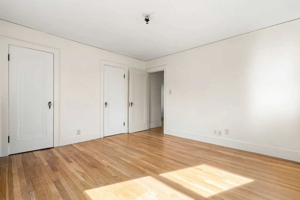 Photo of 305 Park Ave