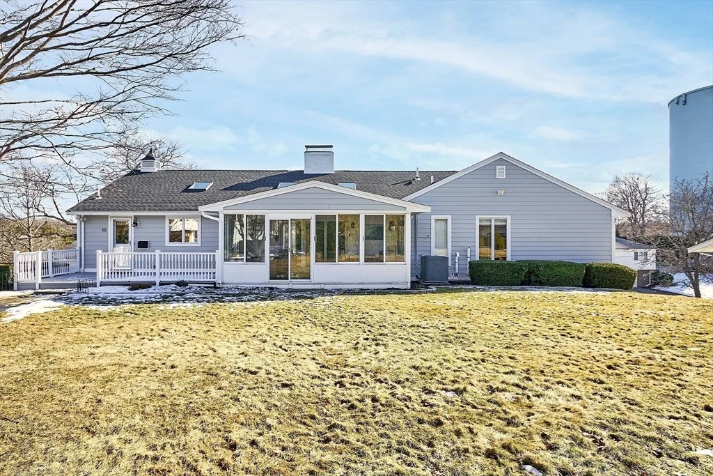 Photo of 10 Merrymount Dr
