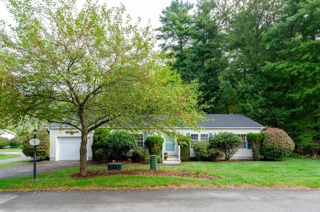 Photo of 701 Oak Point Drive