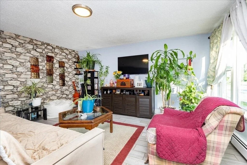 Photo of Unit 8A at 945 Riverside Dr