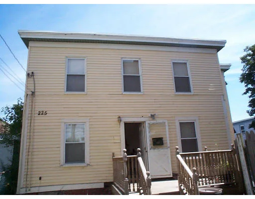 Photo of 225 Chestnut St.