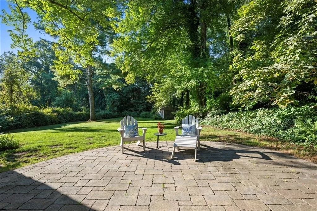 Photo of 2 Fairview Dr