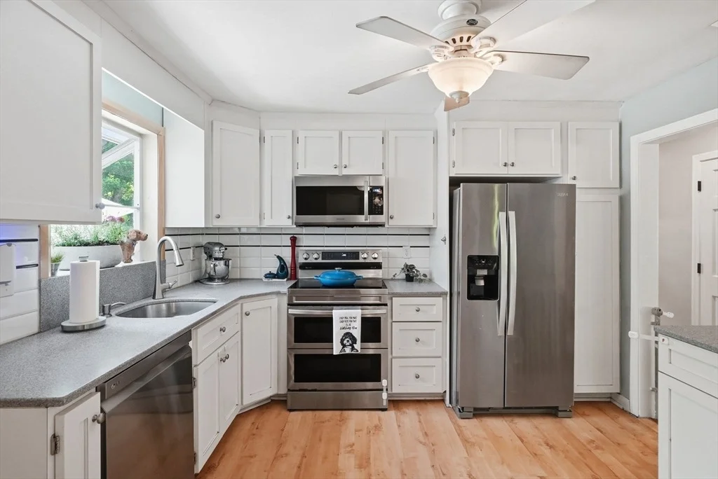 Photo of 5 Stanford Dr