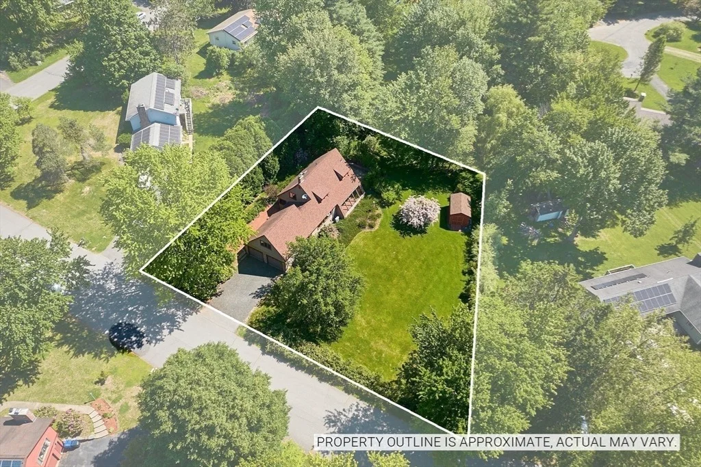 Photo of 10 Hunters Hill Cir