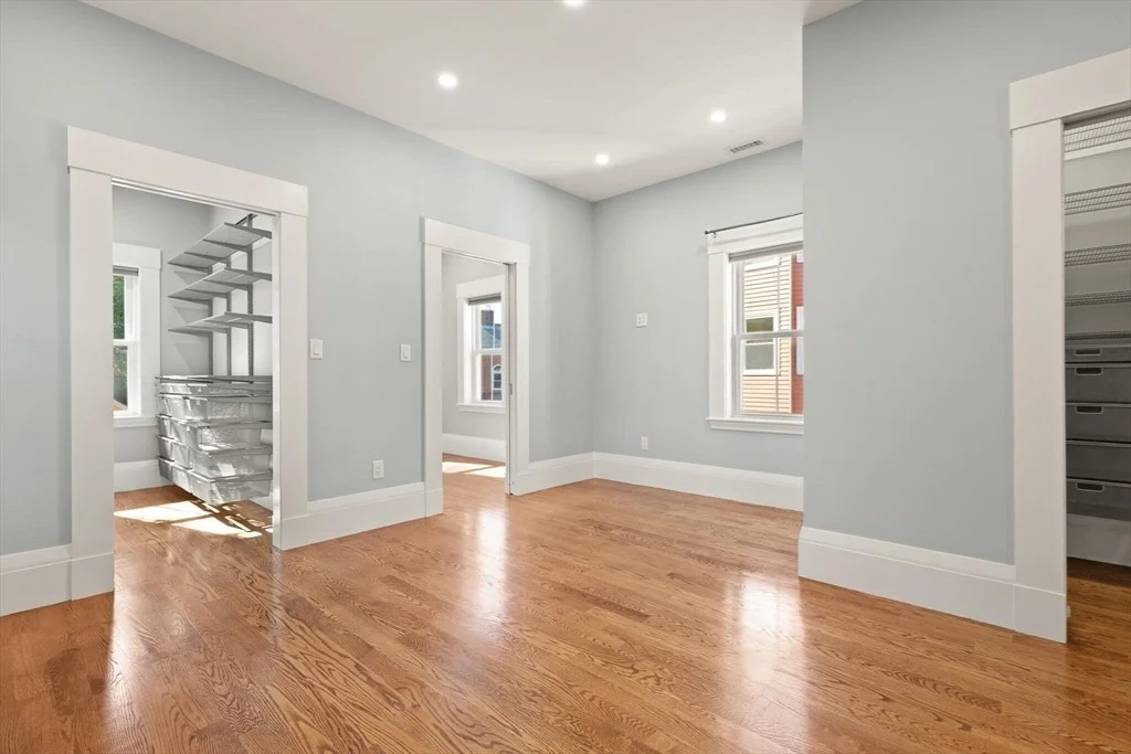 Photo of 70 School St
