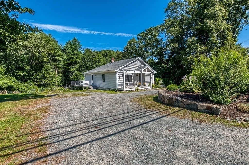 Photo of 1545 Main St