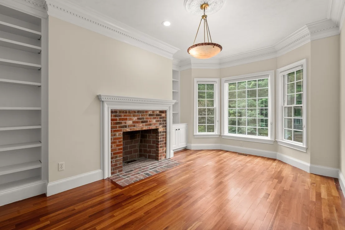 Photo of 220 Newtown Road