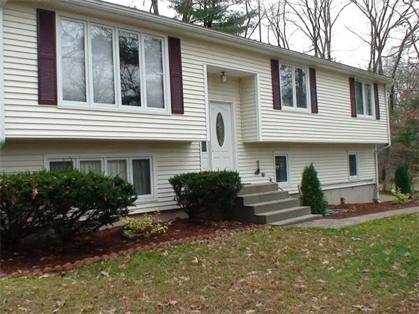 Photo of 9 Tanglewood Dr