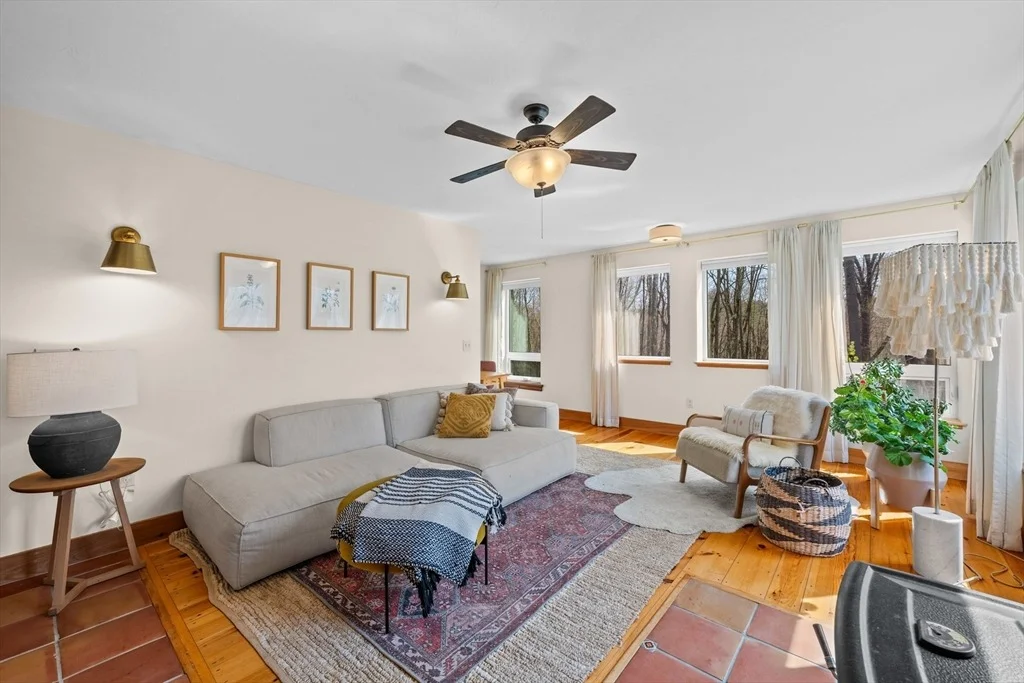 Photo of 999 Sheldon Road