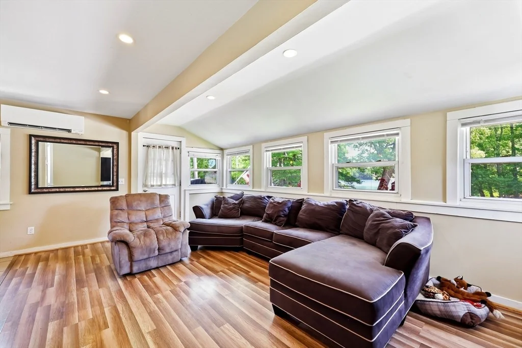 Photo of 85 Otter Point Rd