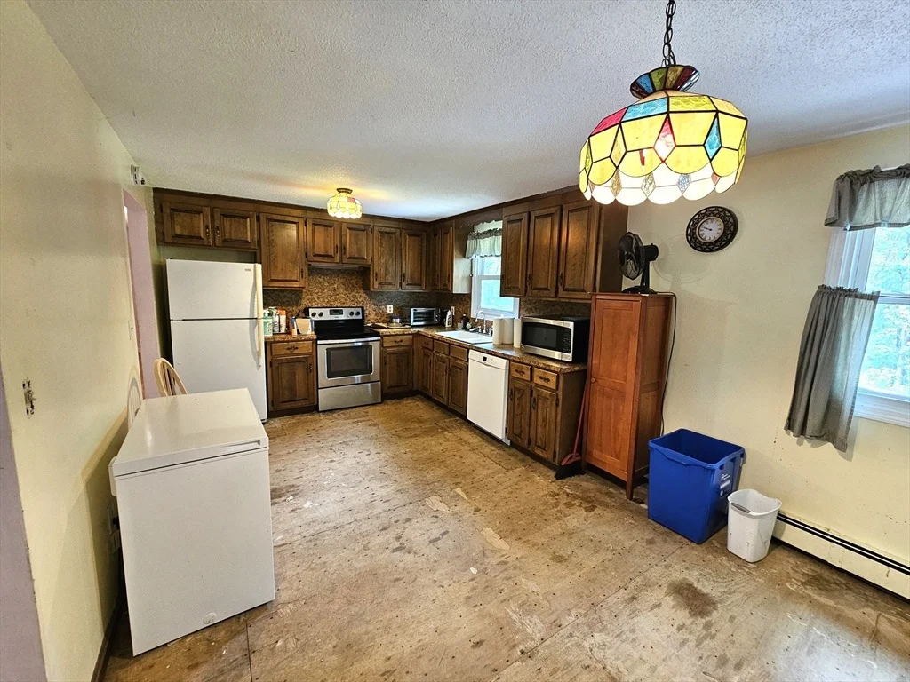 Photo of 405 Cooper Hill Rd