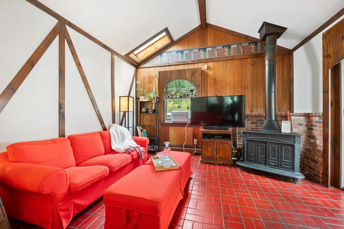 Photo of 163 Oakside Ave